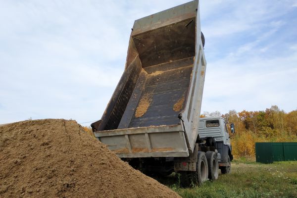 Topsoil Delivery in Oakland