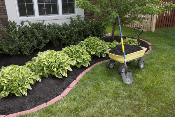 Landscape Mulching in Oakland